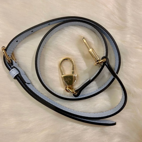 Like New GUCCI TIGER - Limited Edition Tote- w. matching dustbag & COA - Picture 6 of 8